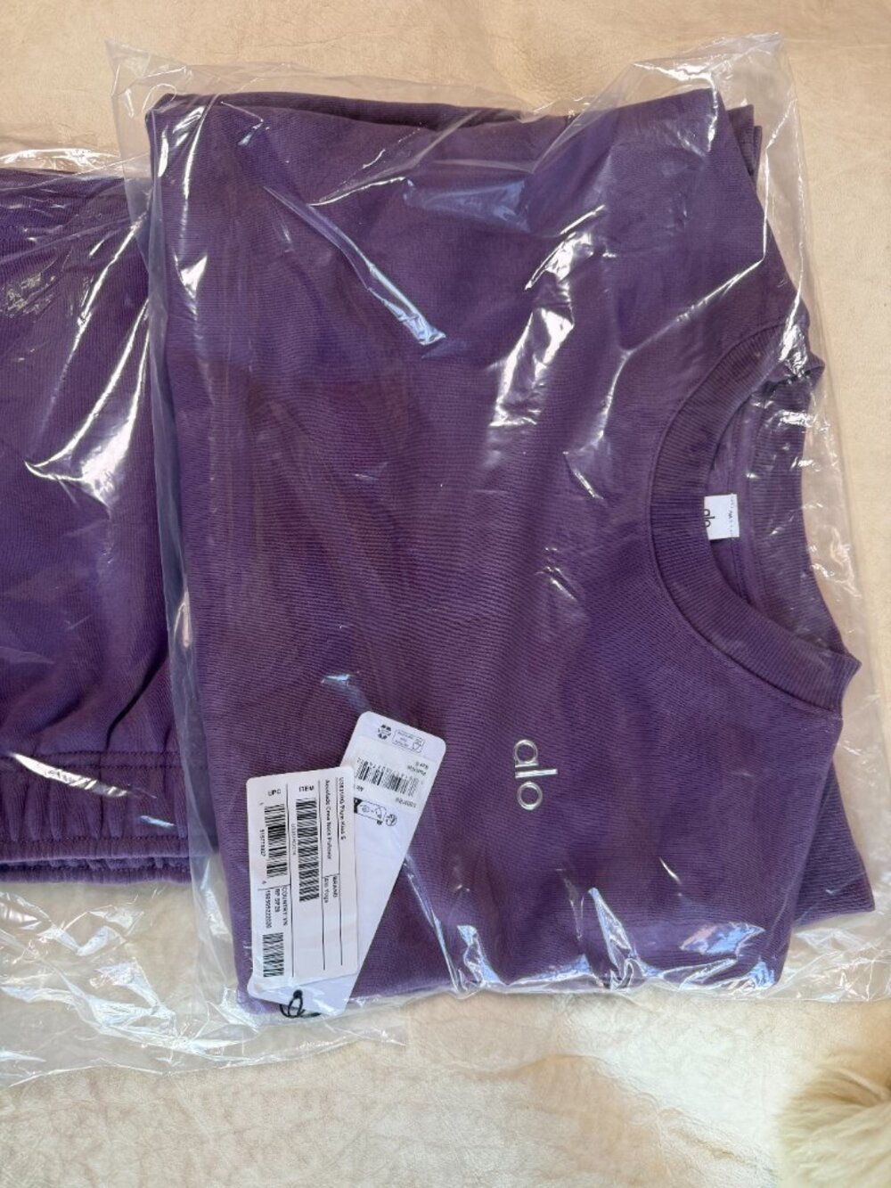 ALO Yoga Set Accolade Crew Neck Pullover With Short Size Small - Picture 6 of 6
